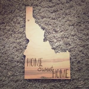 Decorative Idaho shaped sign
